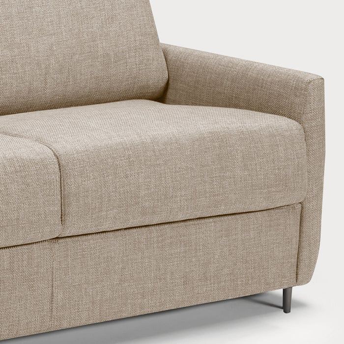 JUSTIN itališka sofa-lova – porankio ir audinio detalė