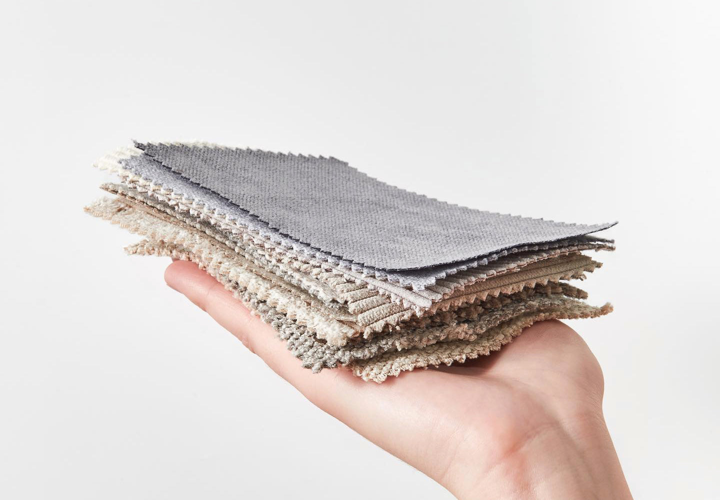 Sofalova nemokami audinių pavyzdžiai sofoms